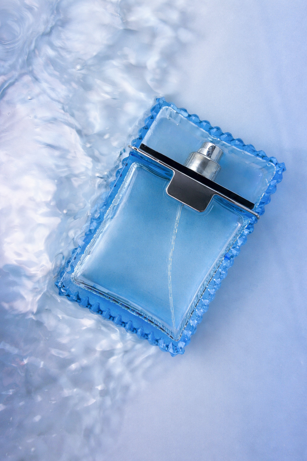 How to Choose Perfume for Hot vs Cold Weather: The Complete Seasonal Fragrance Guide How to Choose Perfume for Hot vs Cold Weather: The Complete Seasonal Fragrance Guide